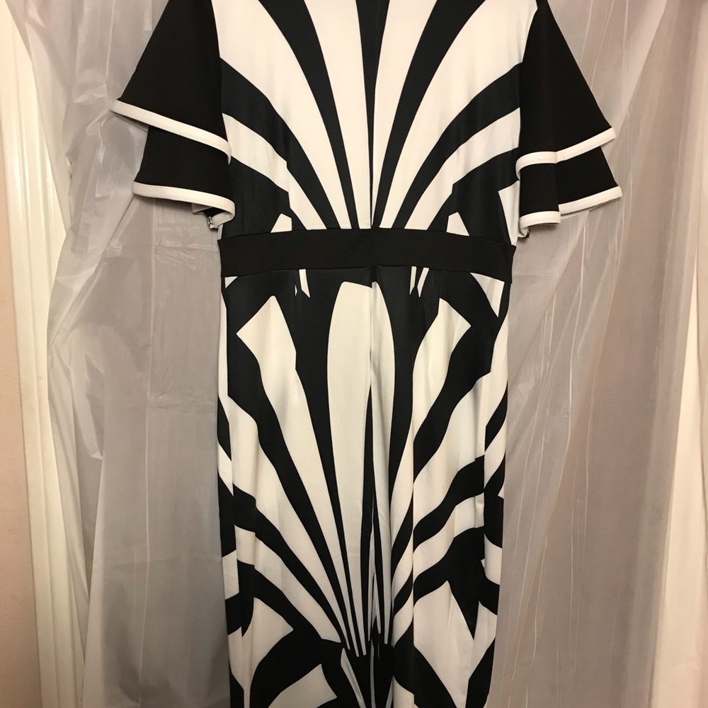 Dress - Picture 2 of 3